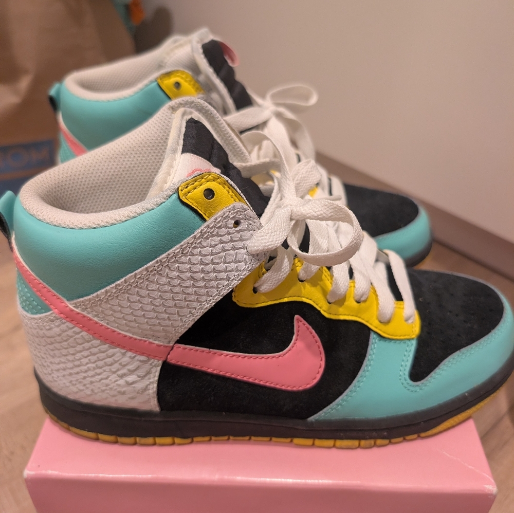 Women's Nike Dunk High 6.0 sneakers in a Mint Yellow Pink color Size 9
